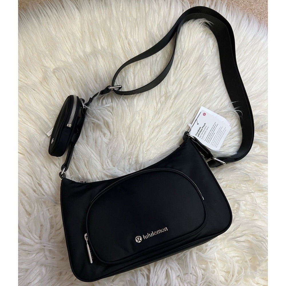 Lululemon crossbody with nano pouch in color black
RARE AND BRAND NEW - Picture 1 of 6